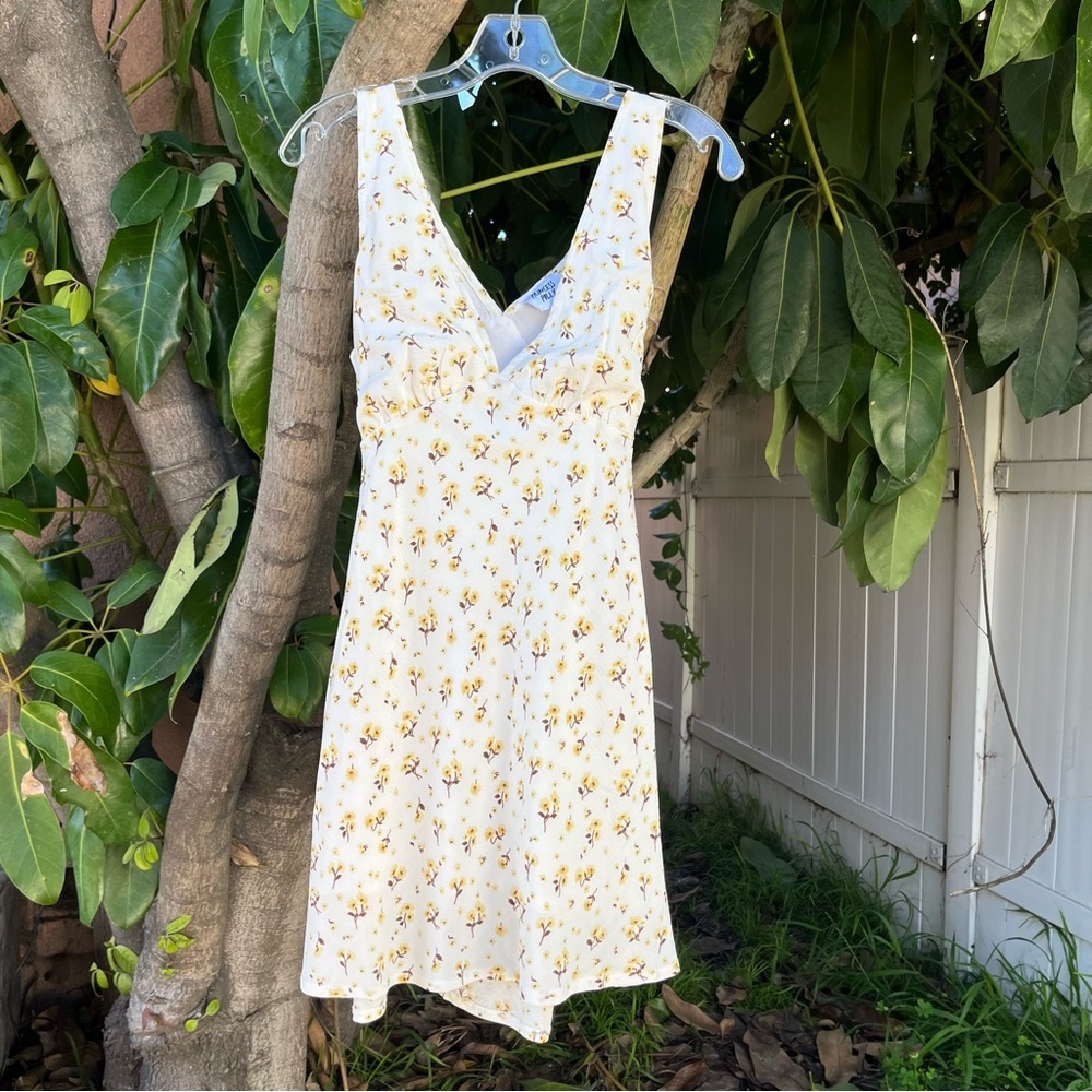 🌼 Princess Polly Nellie Floral Mini Dress. - Picture 3 of 12